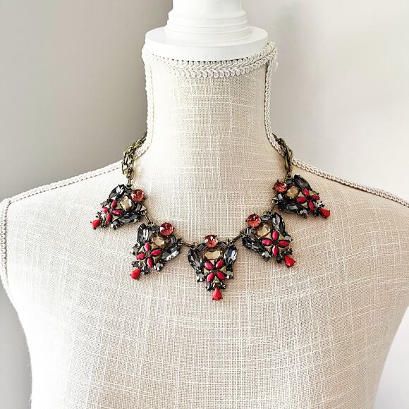 New York & Company Stone Cluster Statement Necklace - Picture 5 of 8